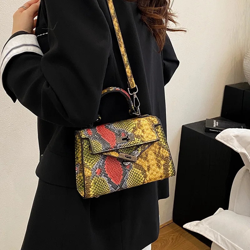 

2025 Snake Print Kelly Bag - Vintage Shoulder & Crossbody Purse for Women, Retro Chic Handbag, Fashionable Top Handle Bag