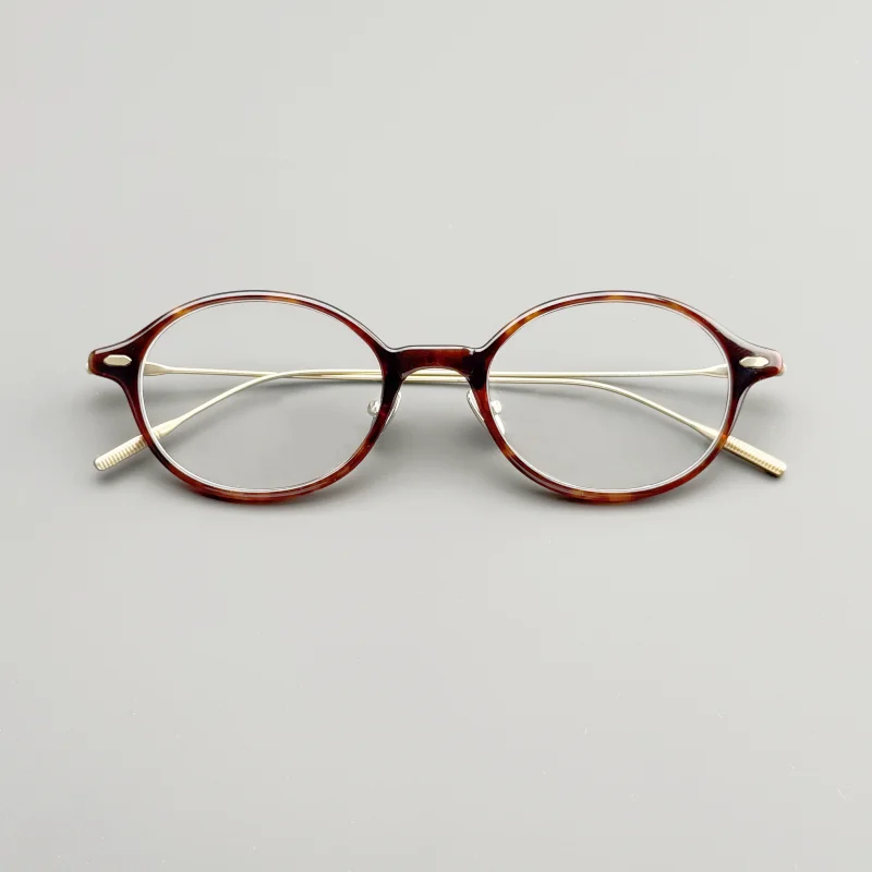 

Ultra-light pure titanium oval eyewear frame for ladies, a personalized optical eyewear brand of luxury and sophistication, made