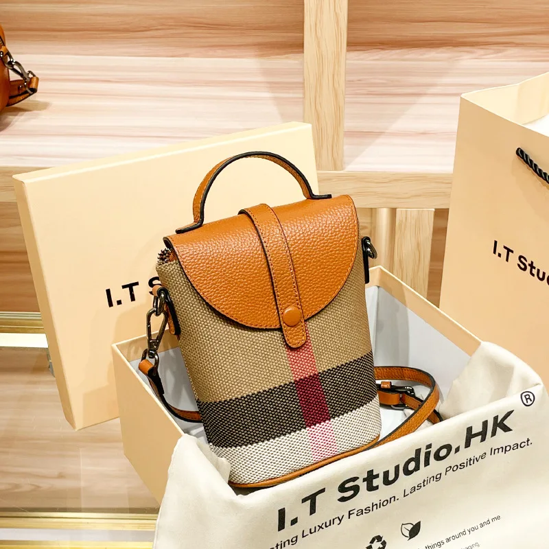 

Luxury Designer Backpack Bag With Paris Fashion Style And Best Superstar Show For Commuter Use