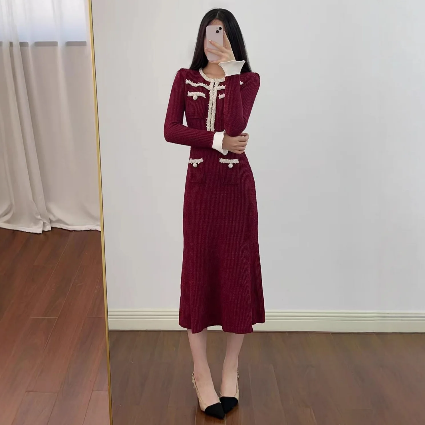 

【Gift Free】2025 Elegant Heiress Pearl-Embellished Round Neck Color-Block Waist-Slimming Flared Sleeve Long Dress for Women