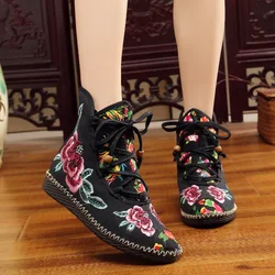 Stivali di tela da donna ricamati con fiori vintage Stivali con zeppa nascosti Scarpe con plateau da donna Stivaletti comfort Barche retrò de Mujer