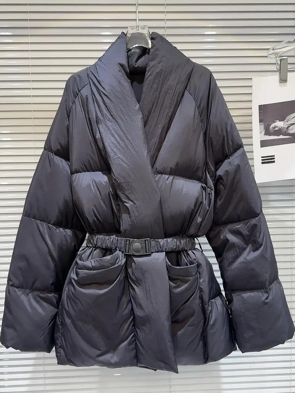 Fashionable Casual Breadcoat Outerwear Winter 2025 Korean Style Thickened Long Sleeve V-Neck Regular Length Belted Warmth