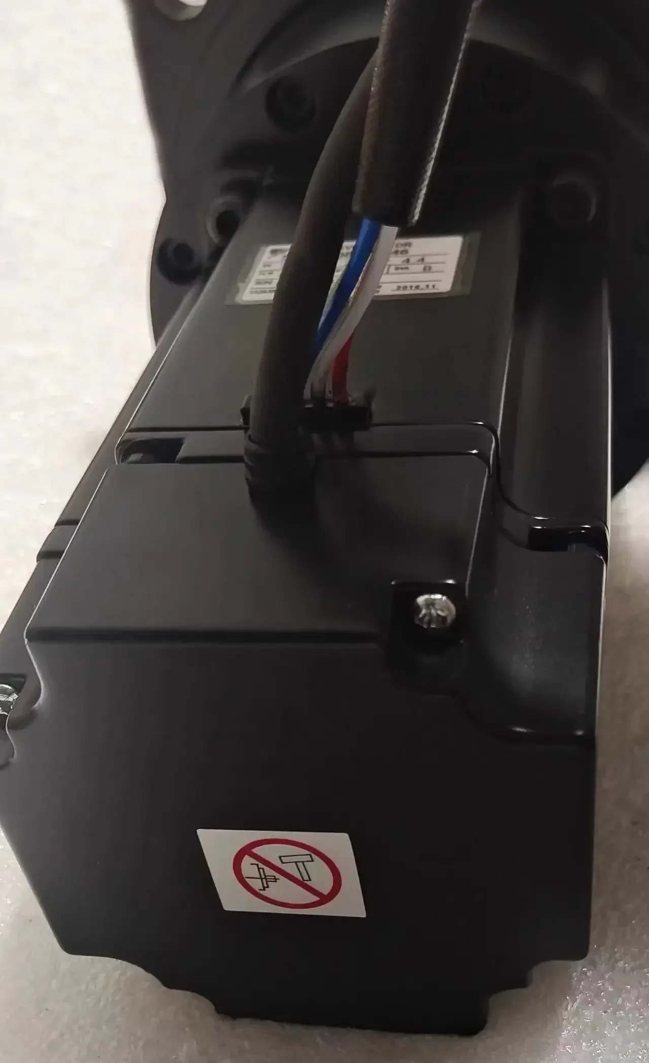 SGM-08A3G46 Nowy, oryginalny serwomotor, autentyczny, SGM 08A3G46, szybka wysyłka