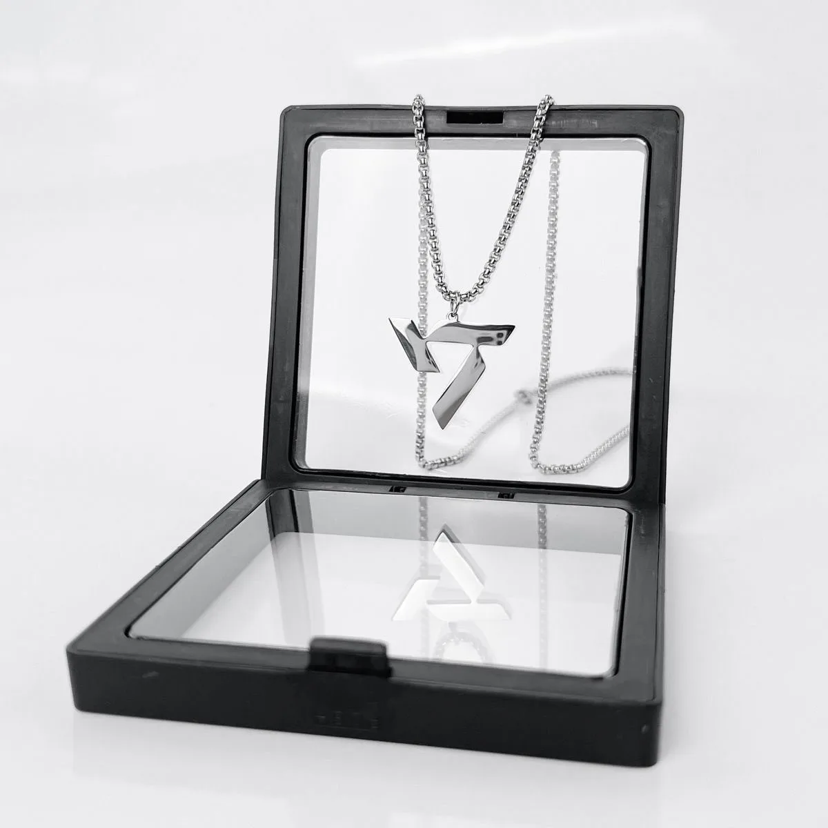 موضة بسيطة مثلث الشكل قلادة قلادة مقاوم للماء الفولاذ المقاوم للصدأ تي شيرت قلادة للرجال النساء مجوهرات اكسسوارات