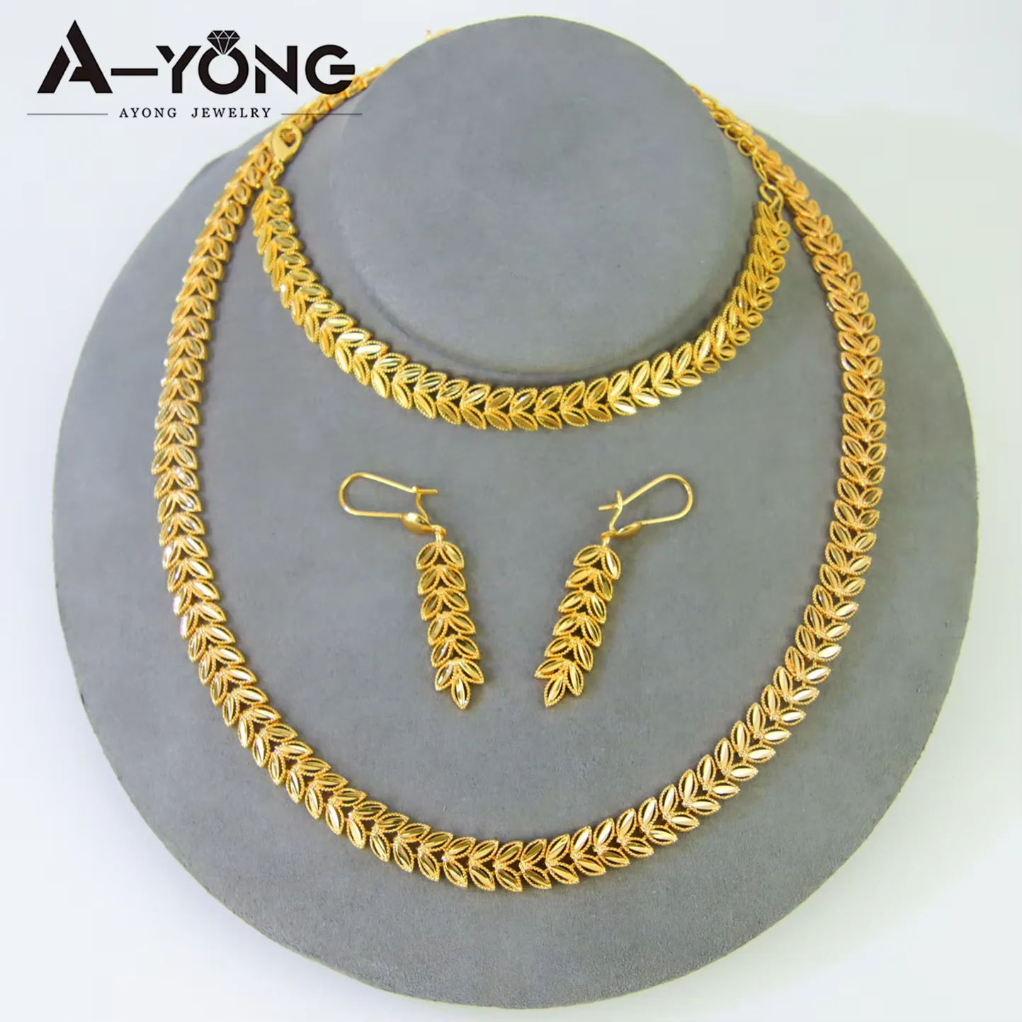 Dubai Bridal Wedding Jewelry Set 24k Gold Plated Elegant Leaf Necklace Bracelet Earrings Habesha Women Event Party Jewelrys