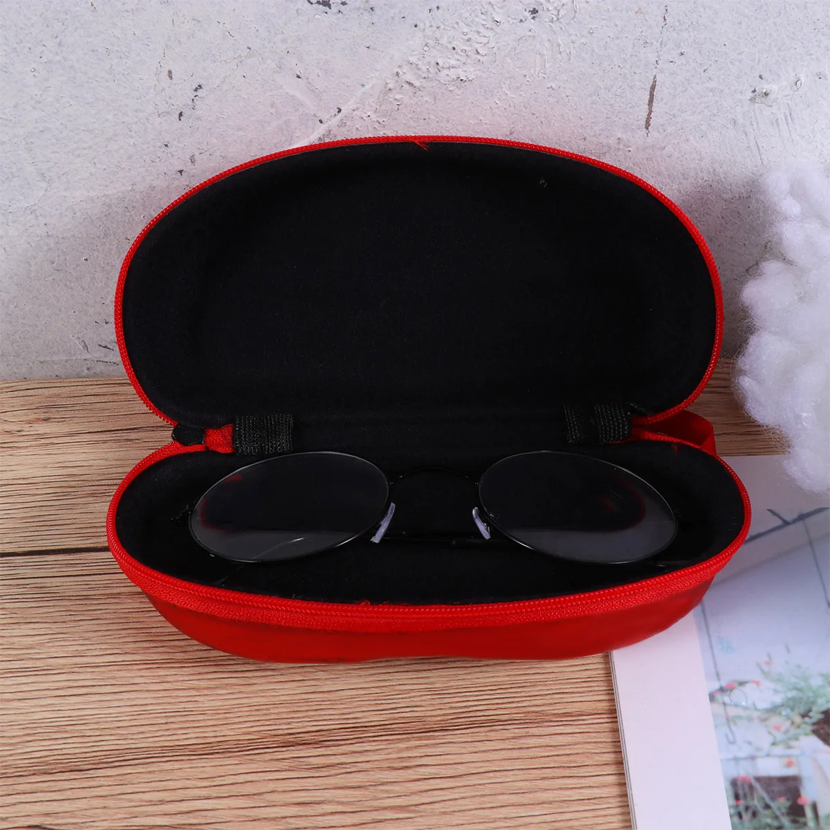 

Peanut Shaped Sun Glasses Box Eva Waterproof Eyeglasses Case Portable Compact Zipper Closure for Adults Kids Universal Fit Red