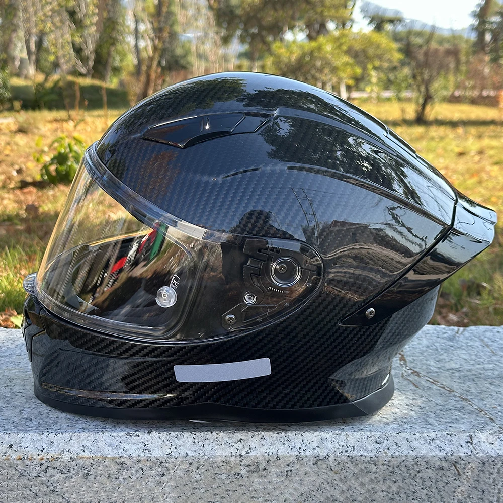 Carbon Fiber Helmet, Glossy Black with Contrasting Colors, High-Quality Lightweight Carbon Fiber Material Motorcycle Helmet for Men, 3K Dark Pattern Design with Large Rear Spoiler, Full-Face Helmet for Men, with Visor, Removable Inner Lining, Unisex, Suitable for All Seasons
