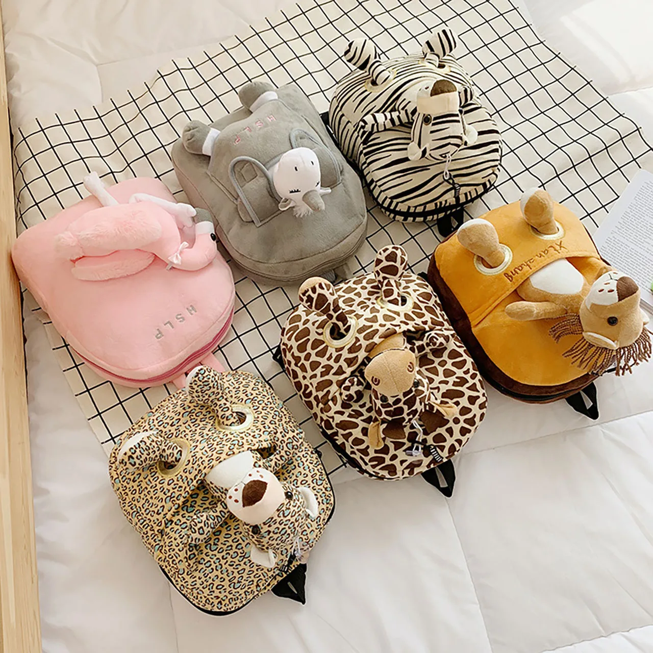 

Plush Doll Kids Backpacks Korean Cute Cartoon Boy Girl School Bags Kindergarten Shoulders Bags Fashion Simple Children Backpack