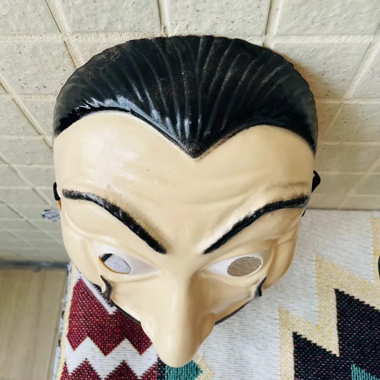 

1 шт. маска испанский карнавальный игровой маска длинная бородатая пластиковая маска Хэллоуин косплей головной убор убийца усов Cos