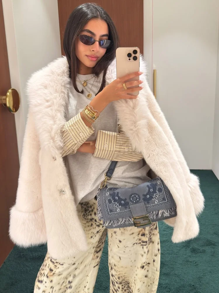 سترة نسائية متينة غير رسمية من الفرو الصناعي الأبيض مع طية صدر السترة واحدة الصدر كم كامل ملابس خارجية فضفاضة للسيدات معطف شتوي للتنقل في الشارع 2025 #5