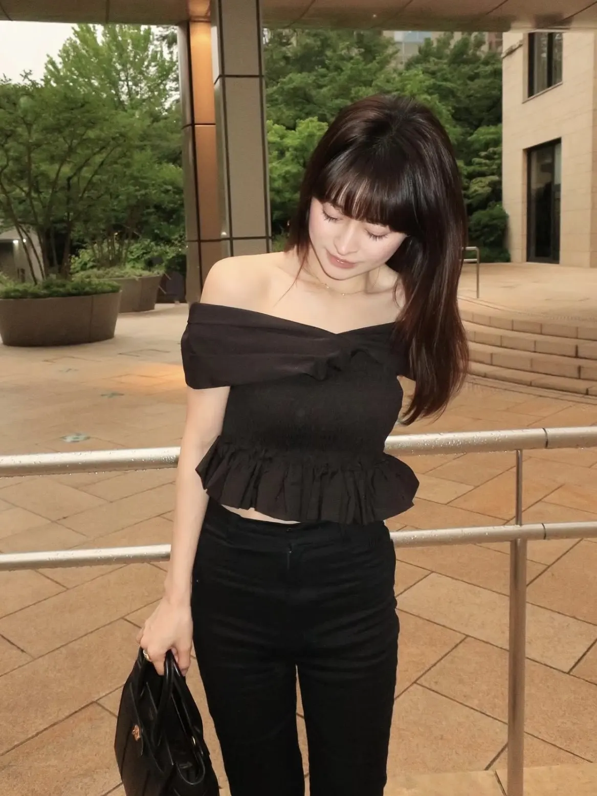 French Style Elegant Kinked Off-the-shoulder Short Top with Lotus Leaf Pendula Slim-fit Tube Top Sexy Small Shirt