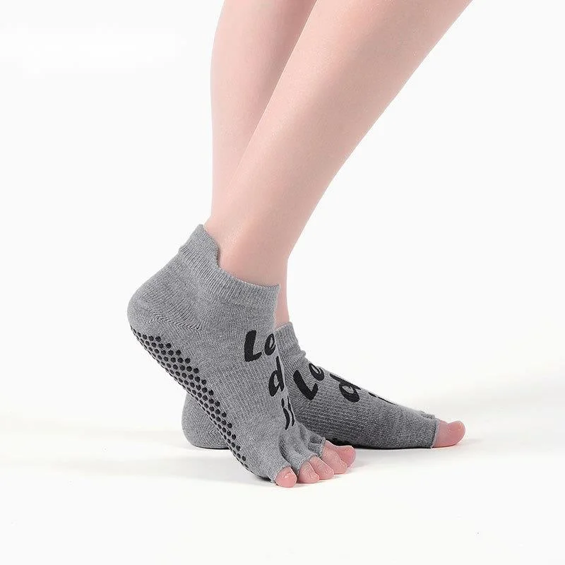 2023 New In Women Yoga Socks Non-Slip Cotton Pilates Ladies Ballet Dance Sports Socks For Yoga Fitness Workout Open-toed Sock