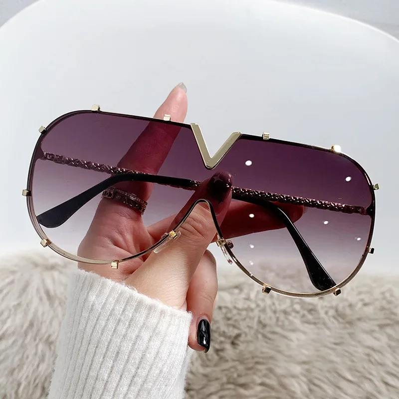 

New Fashion Luxury Brand Oversized Pilot Sunglasses Women Men Luxury Designer One Piece Big Frame Sun Glasses Metal