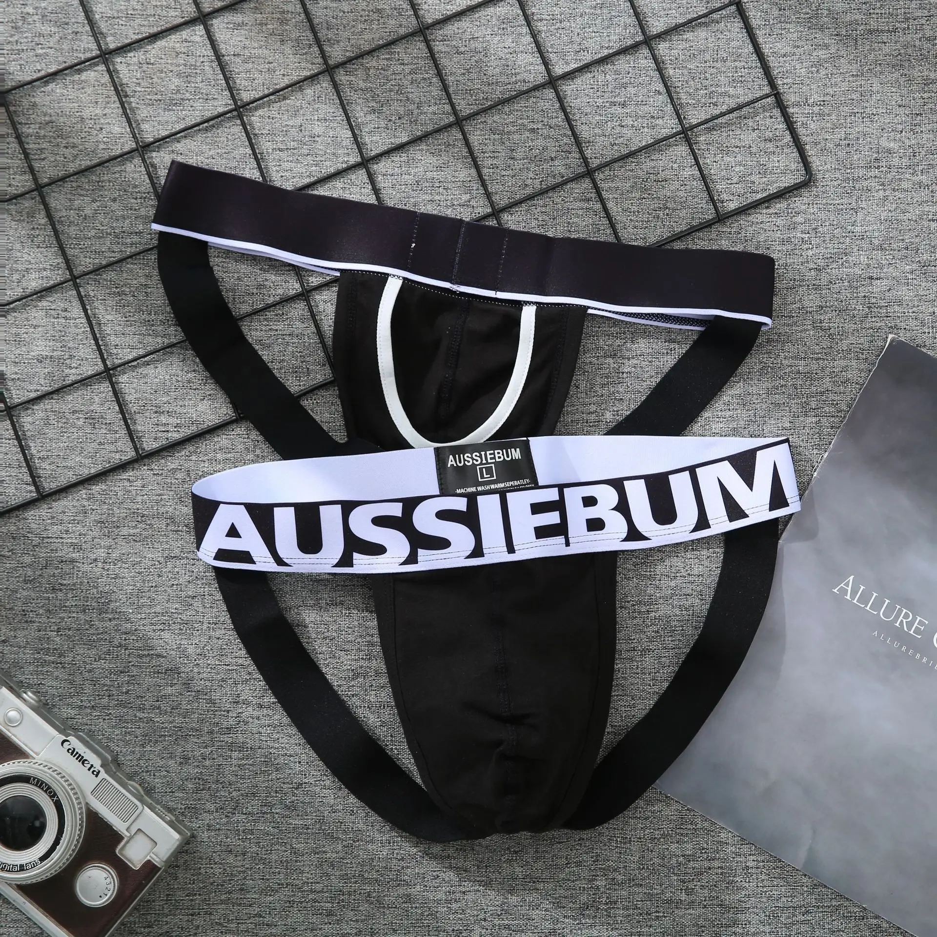 AUSSIEBUM new men\'s low waist double butyl underwear pure cotton sexy no trace lift hip U convex interest thong