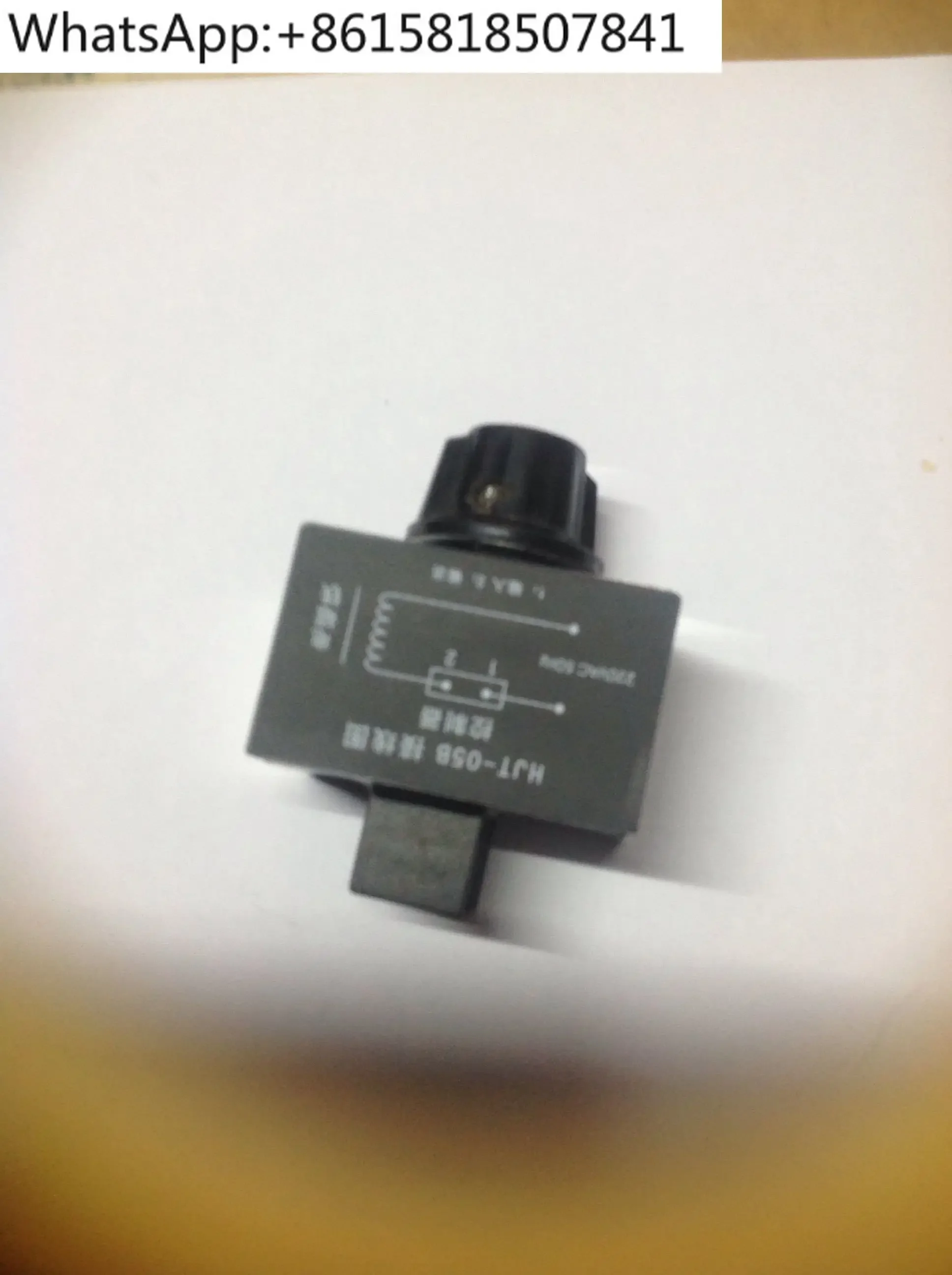 

HJT05B Высокая мощность 10A1800W Контроллер вибрационного диска Полуволновой регулятор Светодиодные ножницы для ног