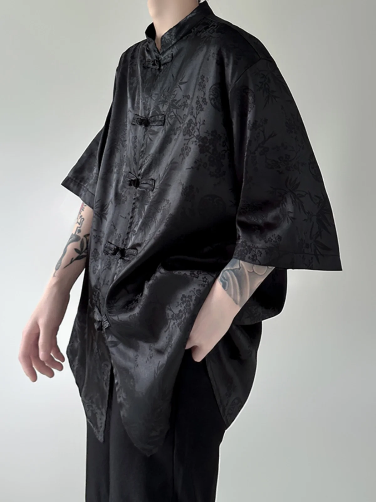 

Новая китайская мужская рубашка с коротким рукавом, удлиненная, с цветочным узором, повседневная, в стиле Ханьфу, костюм Тан