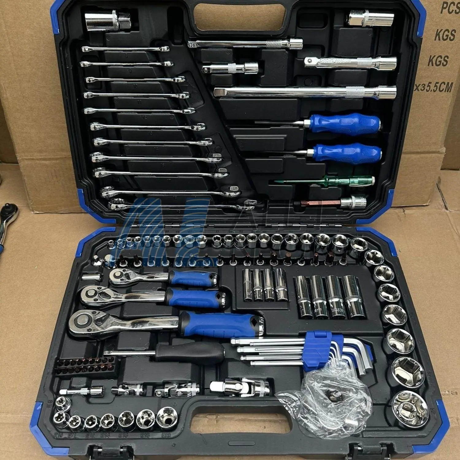 216-Piece repair tool set Auto repair Auto sleeve Wrench set Ratchet quick wrench combination