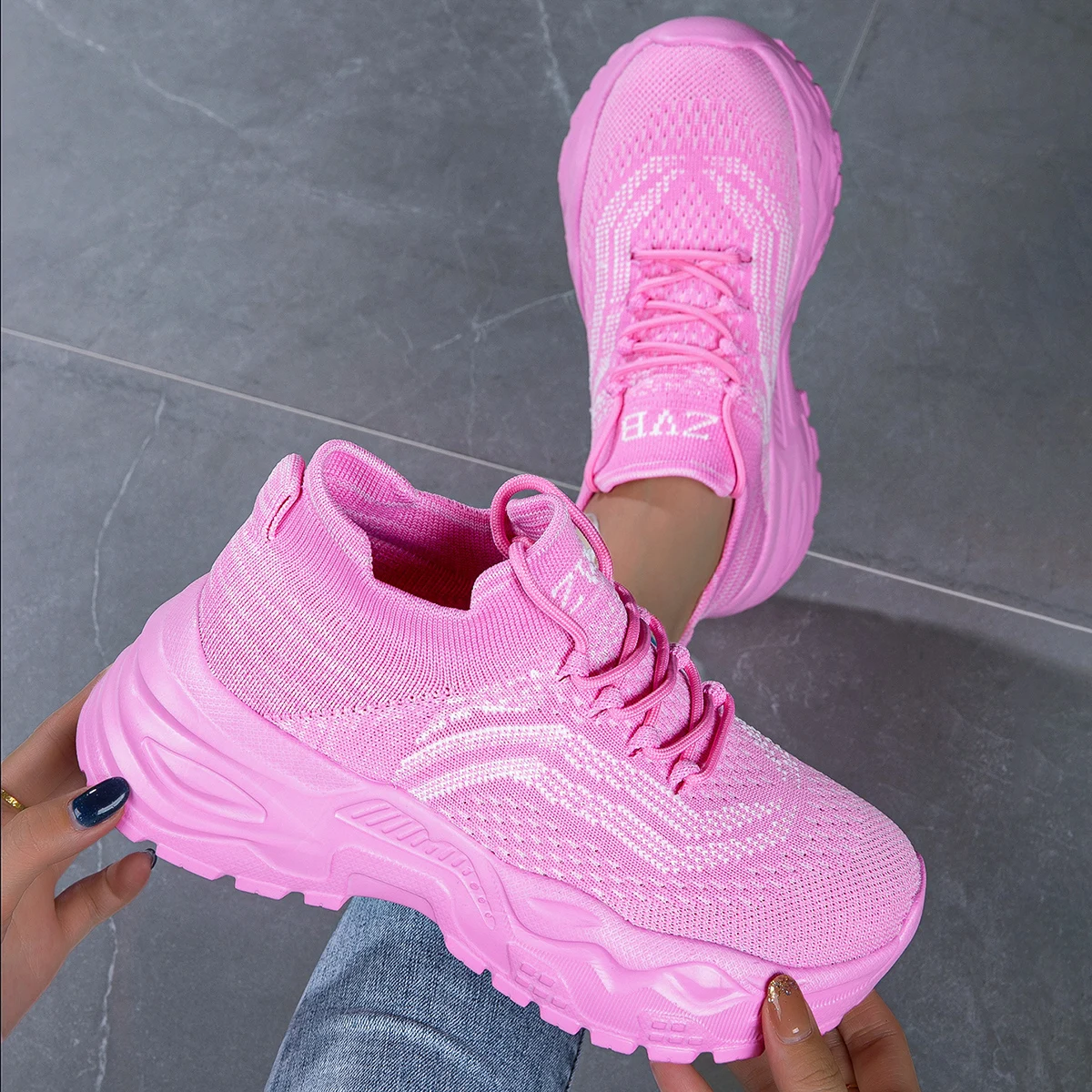 Ladies Low Top Outdoor Thick Bottom Increased Solid Color Lightweight Breathable Sneakers Casual Shoes Walking Shoes Running Shoes