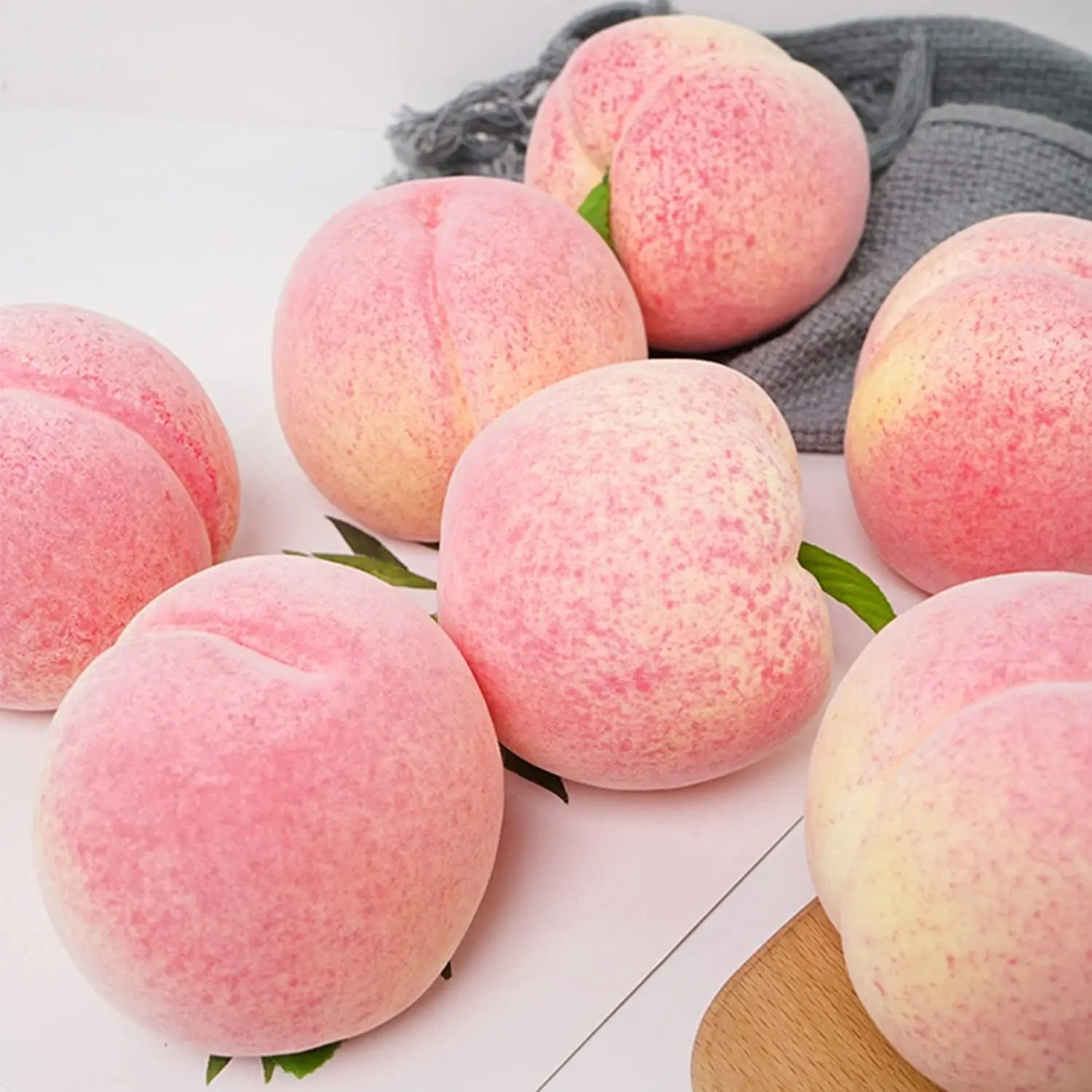 5Pcs Artificial Juicy Peaches Simulation Fake Fruits Peaches with Leaf Photo Props Home Decoration