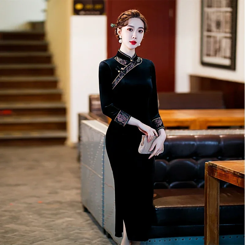 2026 New Fashion Women Chinese Stand Collar Velvet Long Sleeve Long Cheongsam Dress Women Traditional Chinese Qipao Clothing