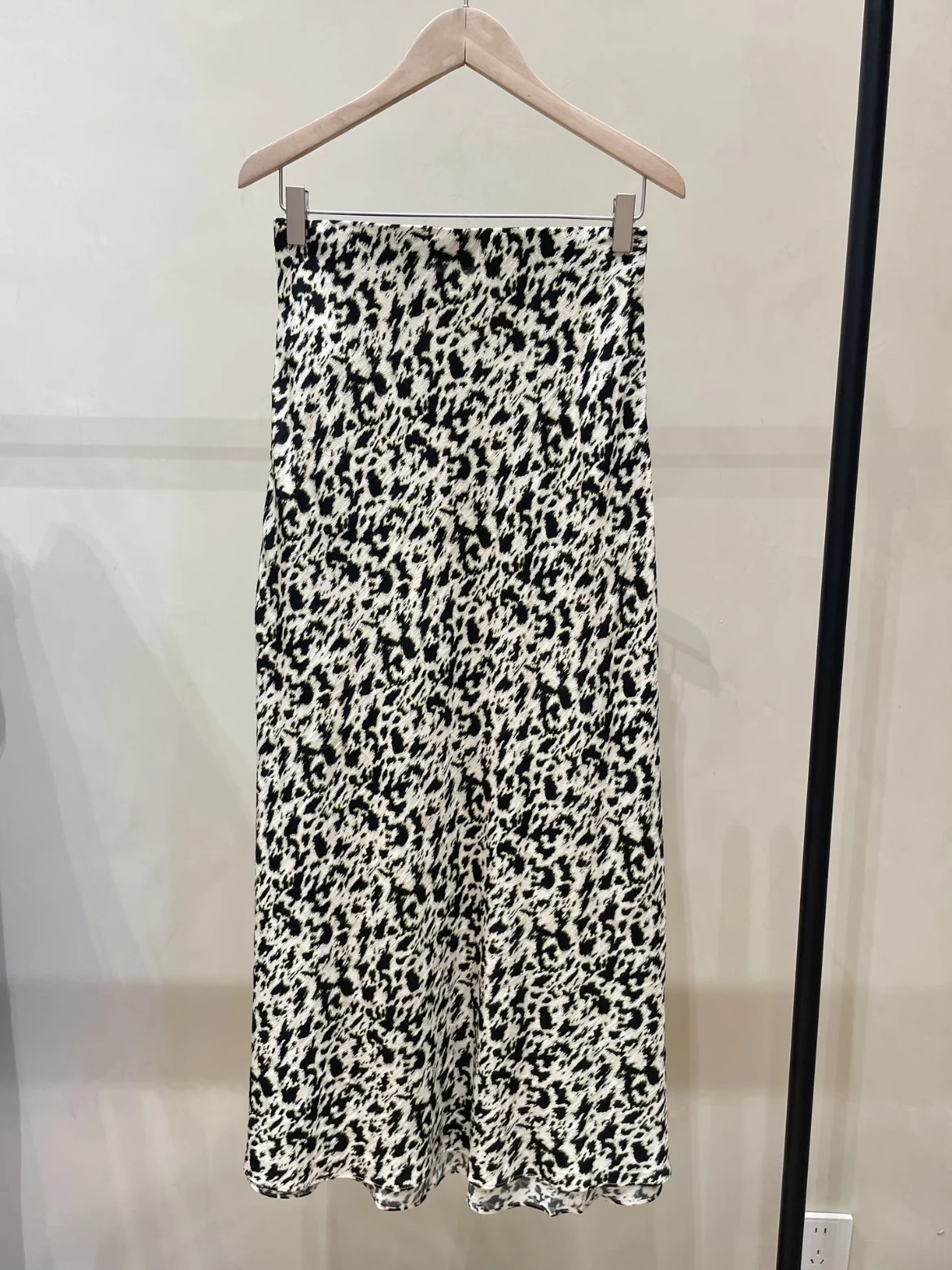 

Heidd BA2026 Early Spring Vaion Sle Abstract Print Midi High Waist Versatile f-length Skirt Casual Faion Ladies' Pr...