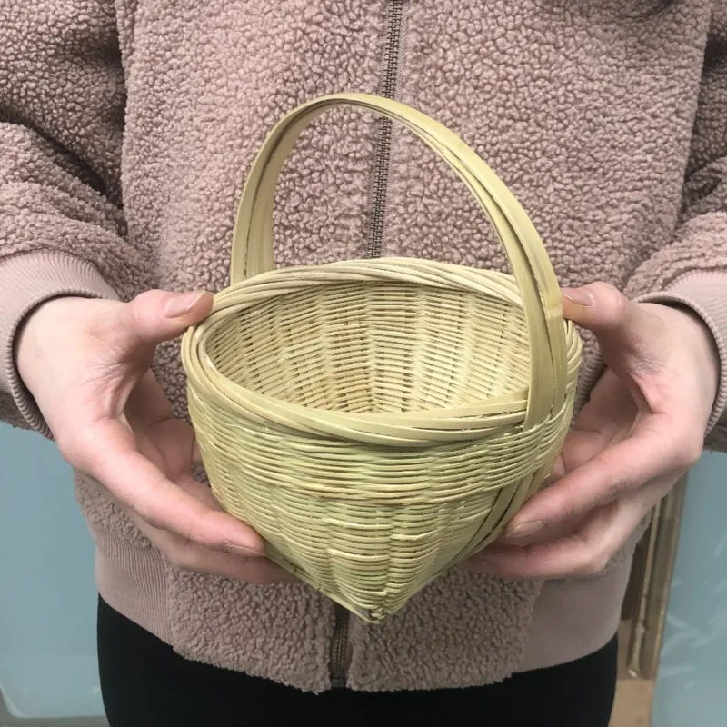 Children's bamboo baskets, small baskets, round gifts, fruit mini bamboo  flower picking, fruit picking, .