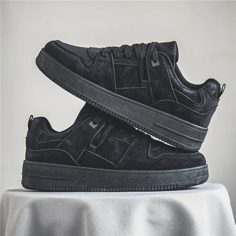 

Retro Black Men's Sneakers Suede Leather Casual Sneakers Men Spring and Autumn Skateboard Shoes Men Platform Vulcanized Shoes