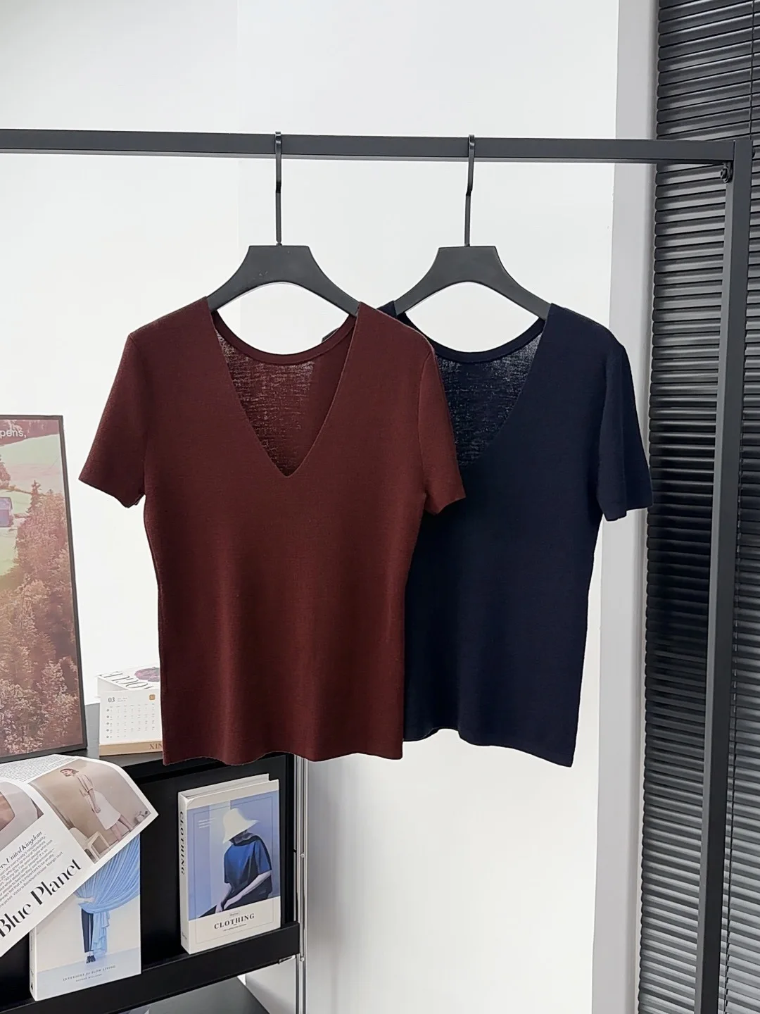 26 Summer Women's V-neck Solid Color Slim Fit Cashmere Knit Short-sleeved T-shirt Commuter Top