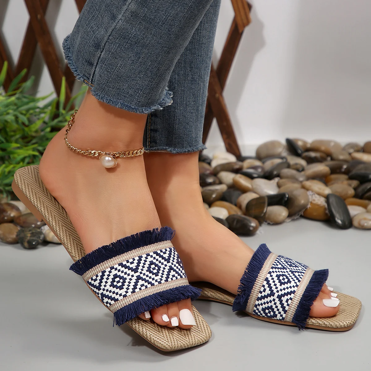 Summer Luxury Fringe Woman's Slippers Outdoor Square Toe Flat Heels Woman Slides Casual Lightweight Anti-Slip Sandals