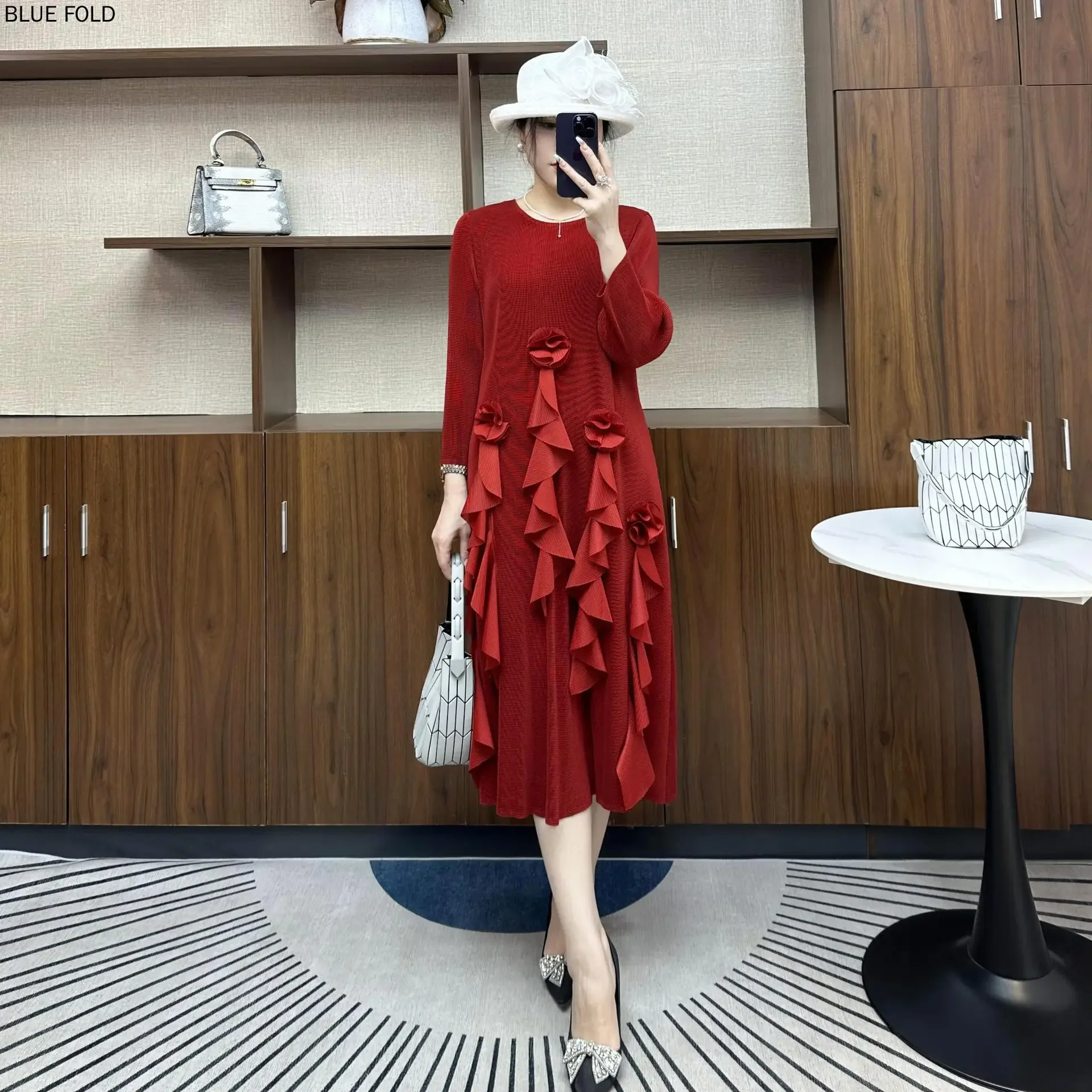 

Women's Large Size Black Striped Nail Flower Dress Simple round Neck Loose Mid-Length Versatile Casual Elegant