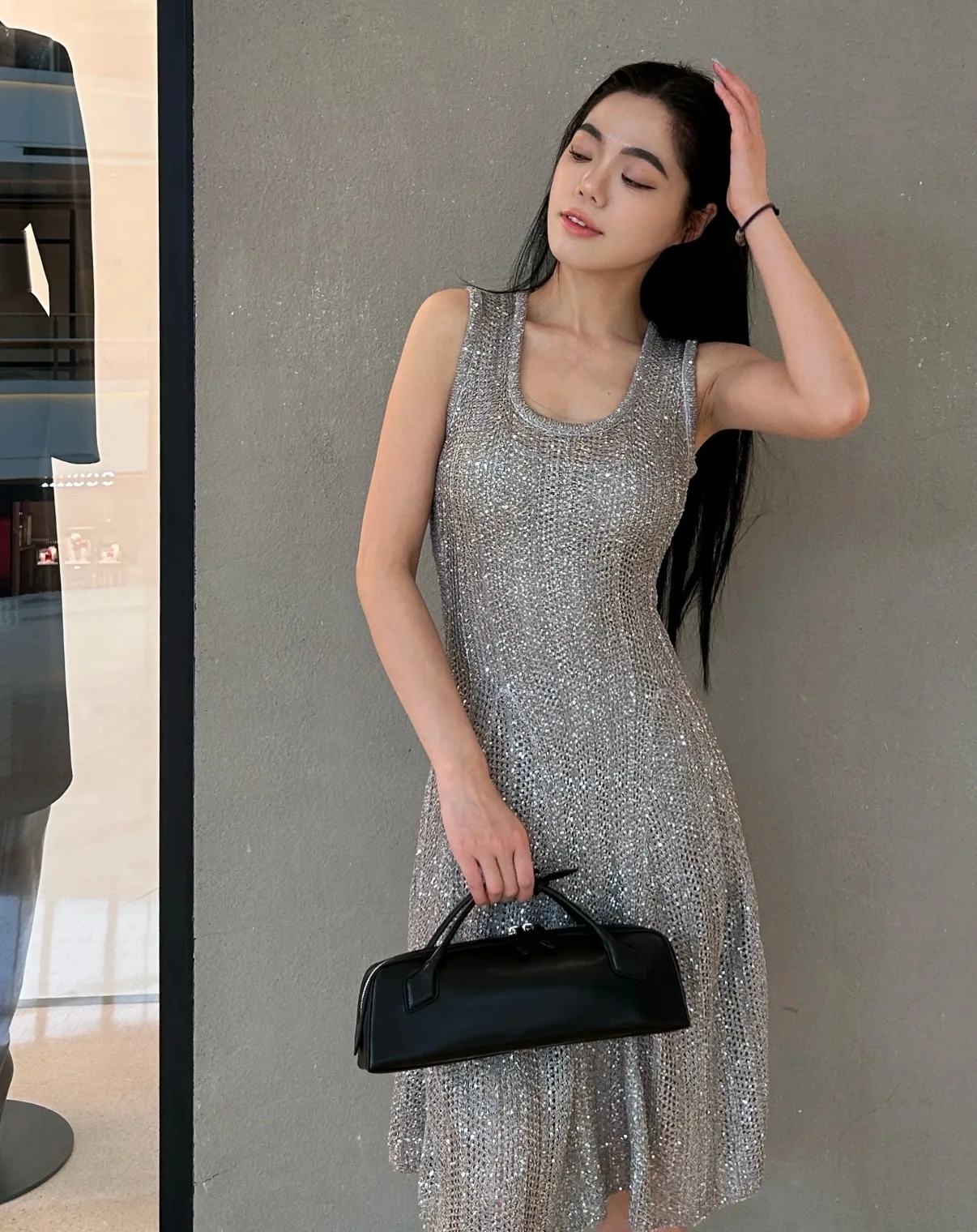 فستان محبوك جديد لربيع وصيف 2025 برقبة دائرية بدون أكمام، صدرية مطرزة، فستان على شكل حرف A بخصر مشدود #2