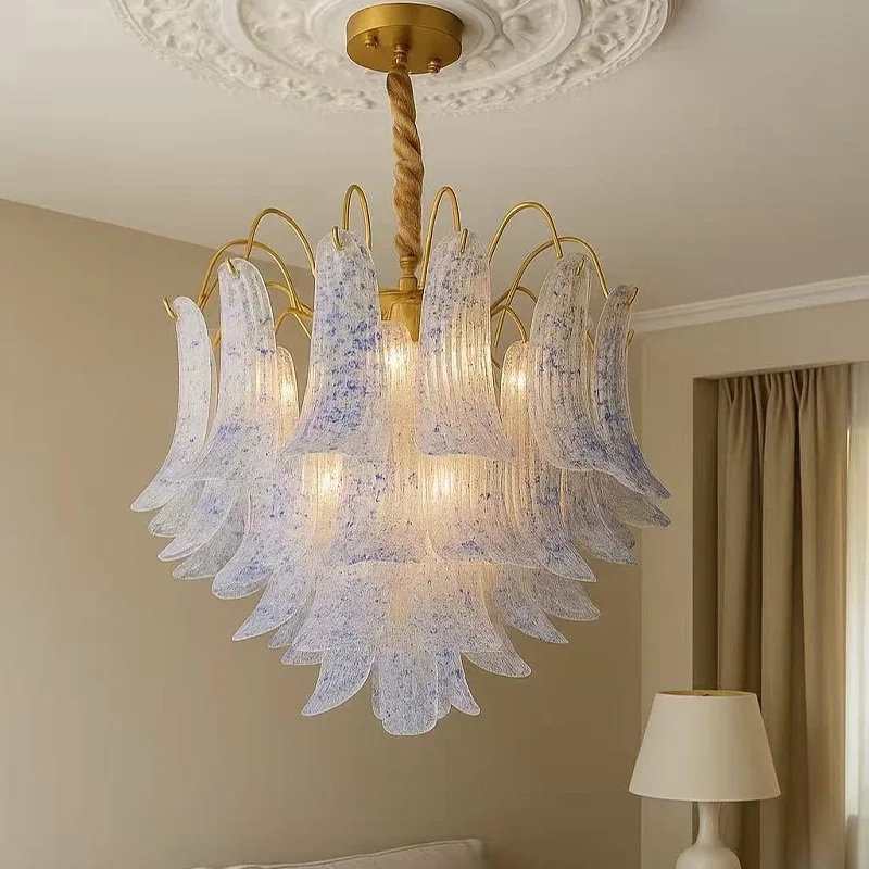 北欧スタイルのムラーノシャンデリア、馬蹄型のガラスデザイン、調節可能な吊り下げチェーン、丸型調光可能な光沢照明
