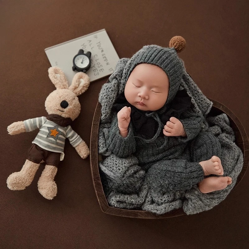 

Newborn Photography Clothing for Baby Photoshoot Knitted Outfit with Furry Hat Cute Bunny Doll for Decor Blanket Backdrop Set