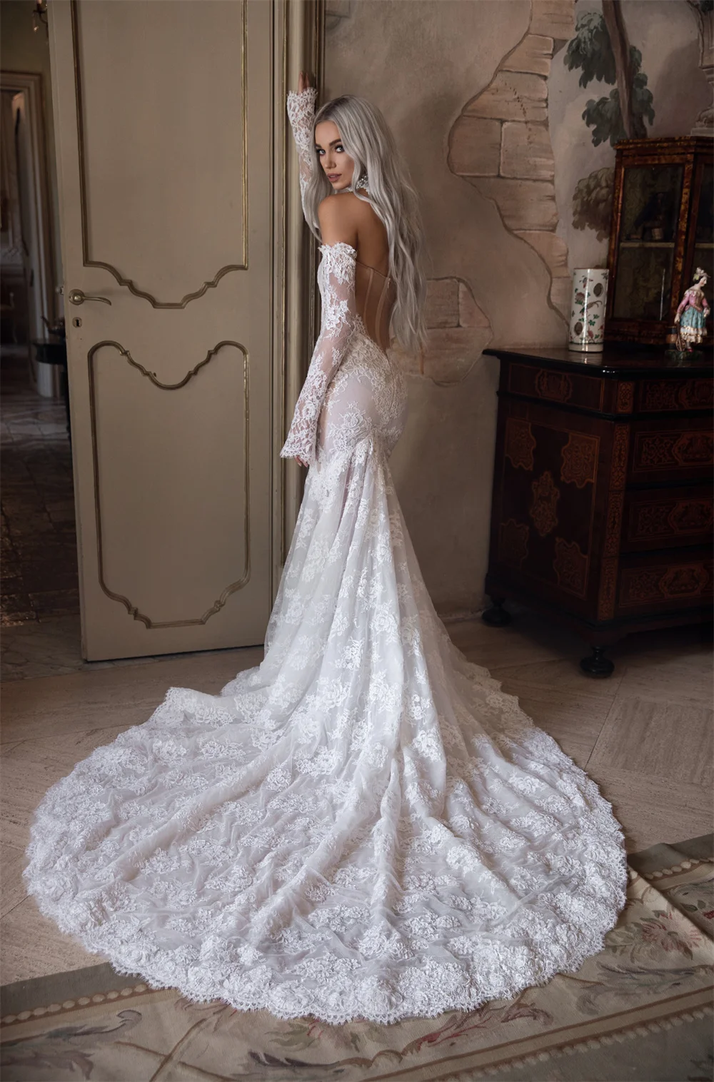 Tokyo Customized Elegant Strapless Wedding Dresses Long Sleeve Lace Court Train Bridal Gowns White Zip Mermaid Wedding Gowns