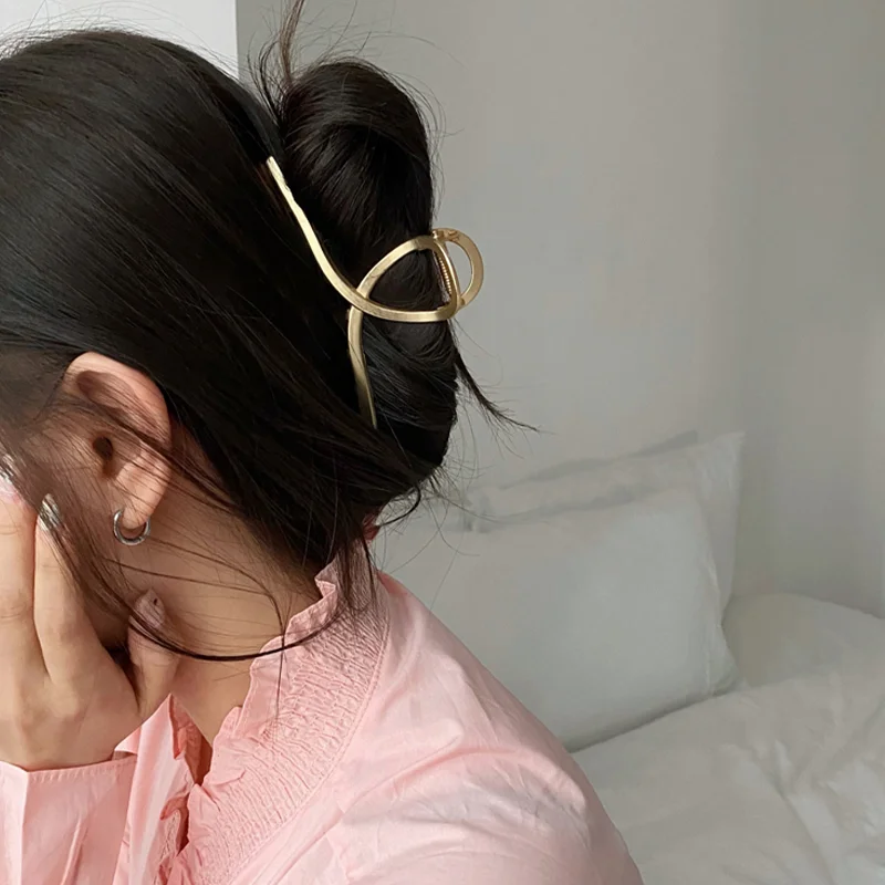 Fashion Women Hollow Geometric Hair Clips Metal Hair Claw Cross Hairpin Headband Non Slip Hair Crab Gold Color Hair Accessories