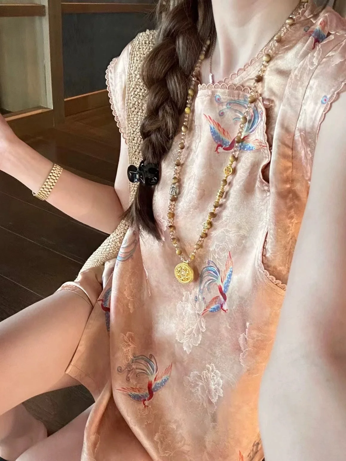 

Новый китайский повседневный женский летний модный комплект 2026 года: шорты и топ, омолаживающий, красивый, традиционный