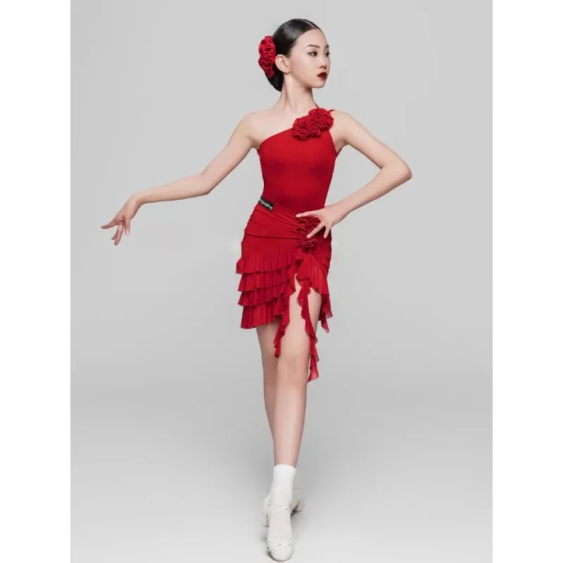Vestido de dança latina personalizado para meninas, ombro inclinado, alça de flor, performance moderna, saia de bolo, roupas de prática