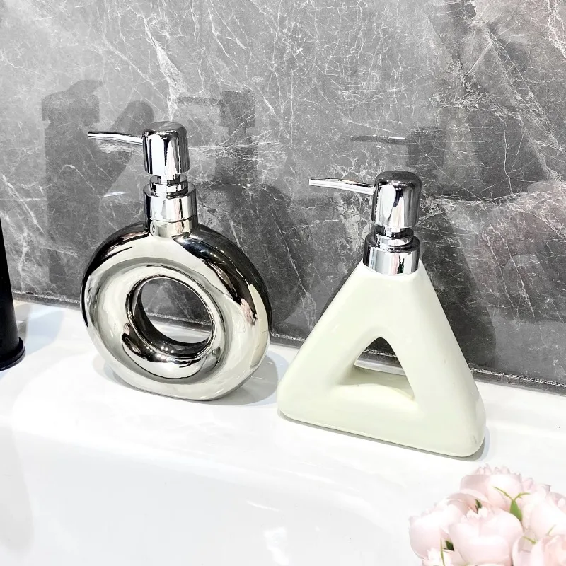 Silver Ceramic Soap Dispenser Abstract Hollow Round Triangle Soap Dispenser Shampoo Moisture Bottling Bathroom Accessories