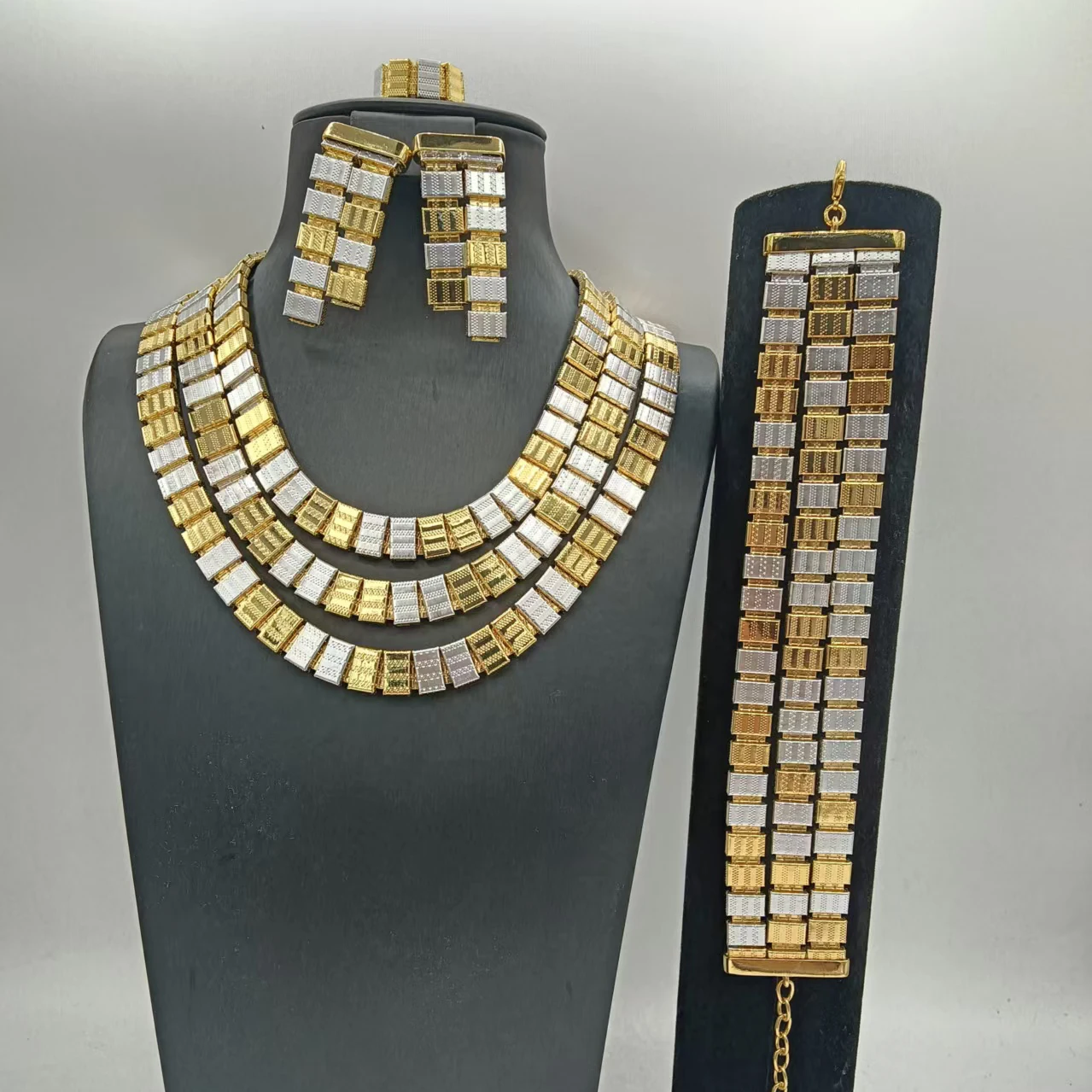 Triple Layer Multi Tone Gold Jewelry Set Wide Necklace Earring Bracelet Ring Luxury Dubai African Wedding Statement Jewellery