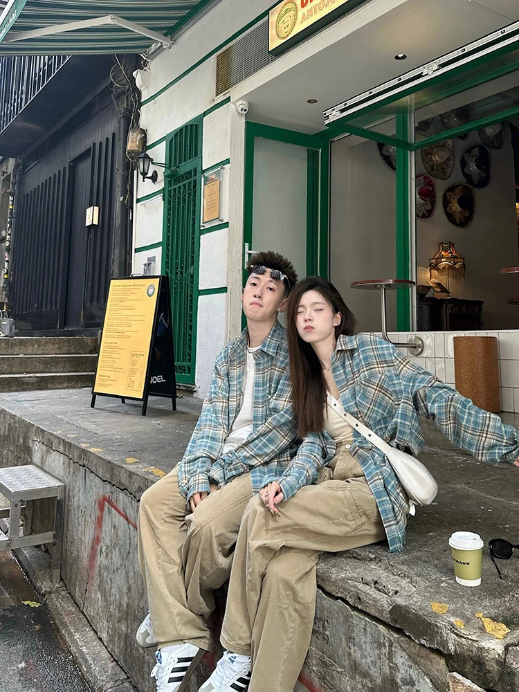 

Винтажная клетчатая длинная рубашка-сорочка для мужчин в стиле барокко, весенне-осенняя, для пар, с ярким дизайном, повседневная, свободного кроя, из хлопка