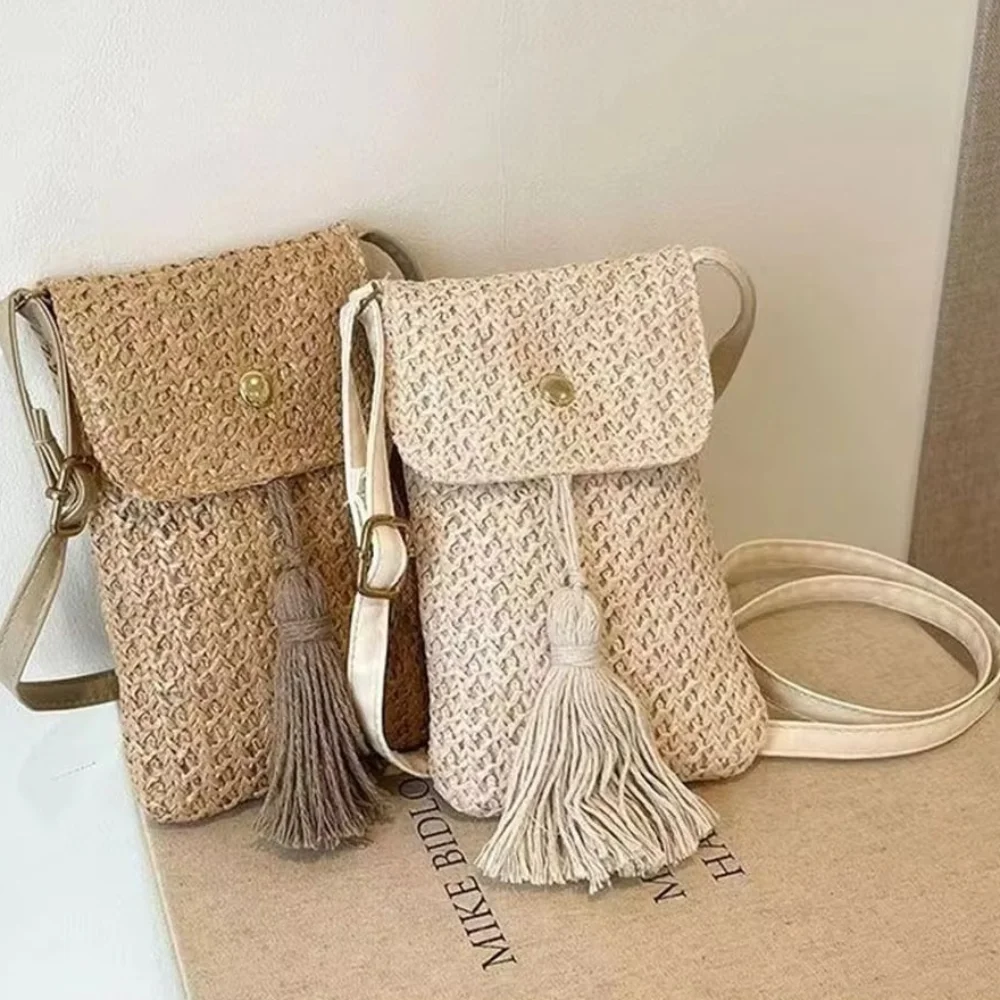 

Portable Weaving Straw Woven Handbag Long Tassel Elegant Crossbody Bucket Bag Korean Style Niche Design Woven Beach Bag Female