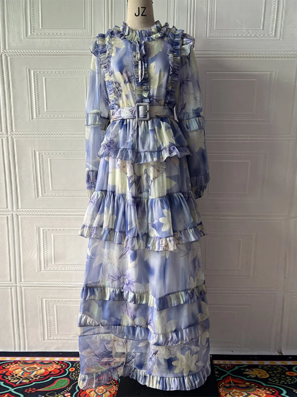 فستان سهرة رومانسي مكشكش متدرج رائجة البيع أنيق على شكل حرف A فستان كوكتيل منقوش ساحر مع حزام ربيع الخريف