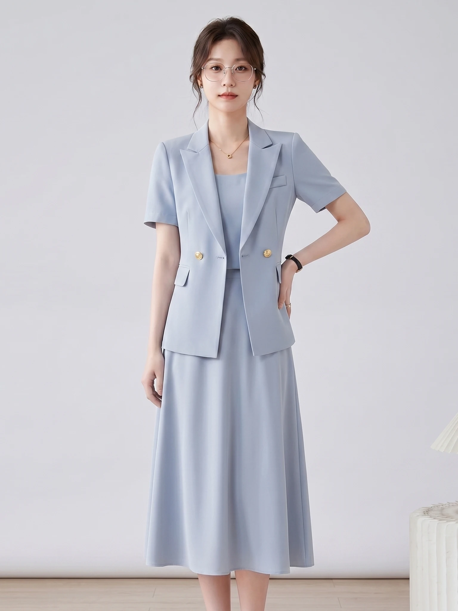 

Blue Short Sleeve Suit Set Women's Summer 2026 Casual High-End Fashion Two-Piece Set Commute Style Slim Fit Button Detail