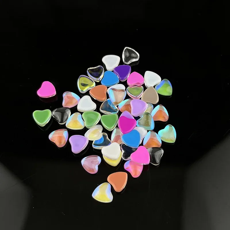 100P Mokka herzförmige 8 mm Harz-Nagel-Charms, aquamarin inspiriertes DIY-Nagelkunst-Zubehör für einen schicken und romantischen Maniküre-Look