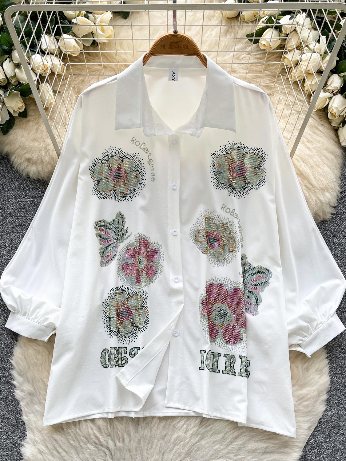 قميص أنيق فضفاض بياقة بولو للنساء، تصميم عصري لفصل الخريف بأكمام واسعة، إحساس راقي وجودة عالية، بلوزة رقيقة