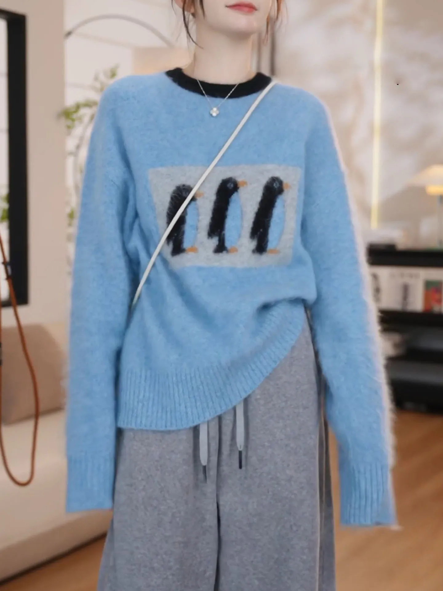 

Свободный крой, синий вязаный свитер с мультяшным принтом, женский корейский удобный топ больших размеров, осень-зима, новинка