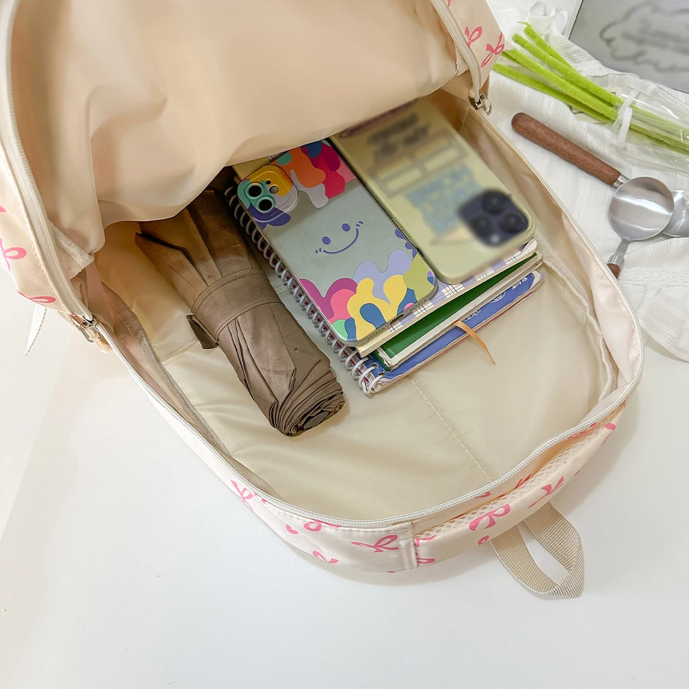 Koreanischer Mode-Rucksack mit Schleifenmuster für Damen, leicht, schlicht, Schulrucksack für Studentinnen, dreiteiliges Set. – Detail 9