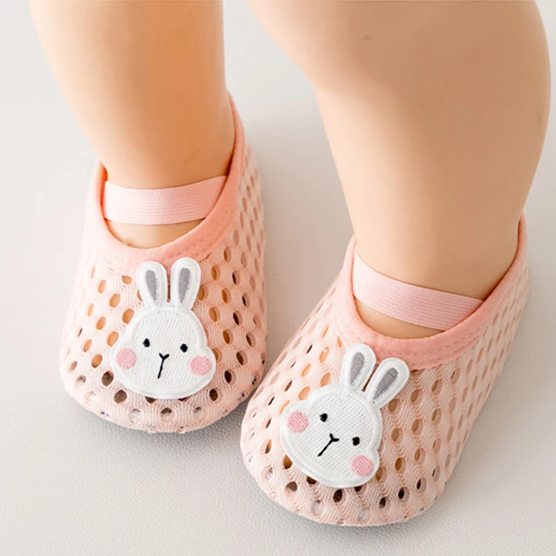 أحذية صيفية لحديثي الولادة بنمط حيوانات كرتونية شباشب أطفال بنعل ناعم مانعة للانزلاق أحذية أطفال مشاية أولى