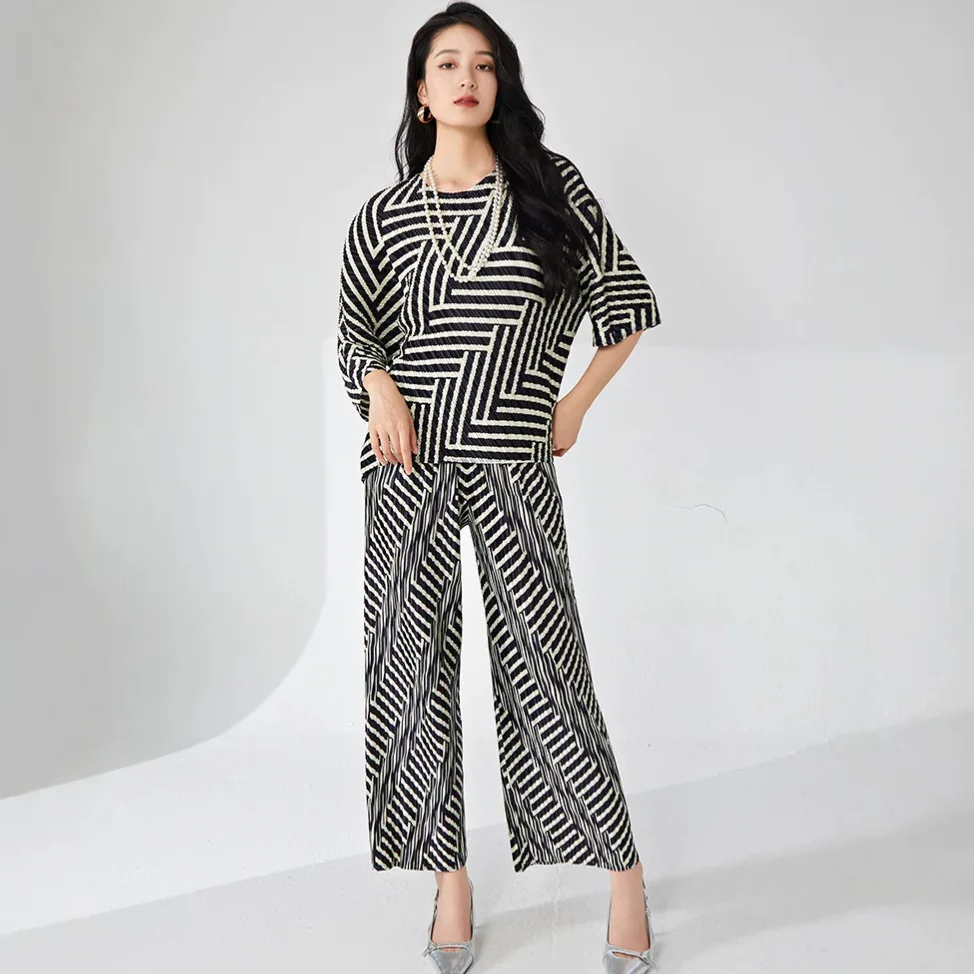 Miyake Fashion Women's Suit 2026 Summer High-end Striped Print Round Neck Loose T-shirt Straight Pants Two-piece Set