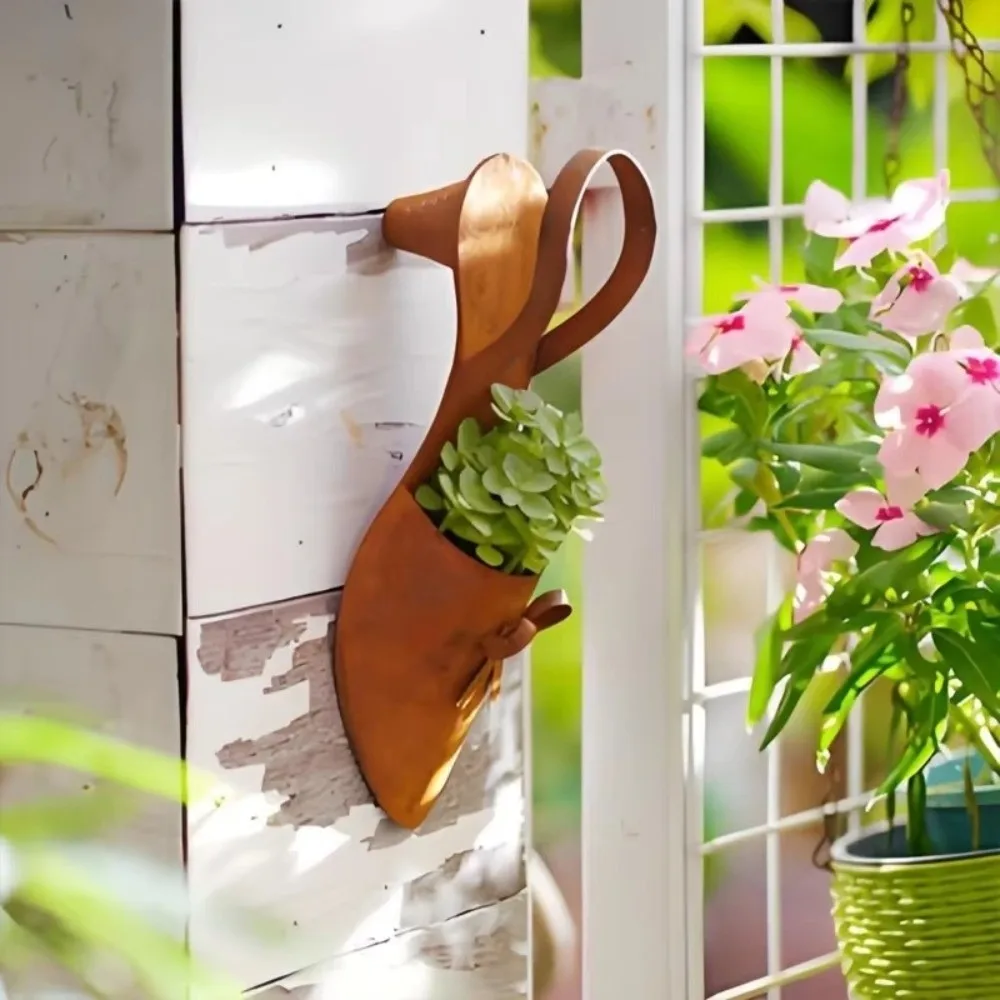 Rusty Finish High-Heeled Shoe Flower Basket Simulated Retro Style Metal Planter Creative Decorative Flower Basket Patio